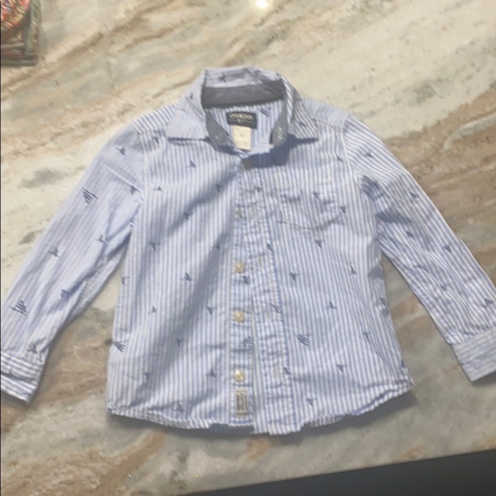 Like new🦈Adorable boys shark fin button down🐋